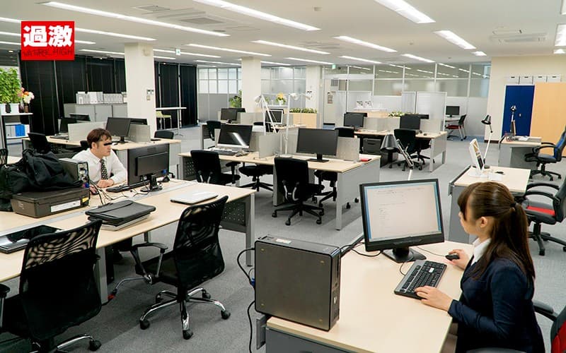 媚薬が効きすぎて職場アクメ！2 オナニーを我慢できずガニ股でイキ漏らすガクブル美脚OL