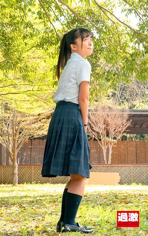 野ション尻に我慢できず無理やり即ハメ！媚薬チ○ポを抜いてもらえず何度も痙攣イキする女子○生