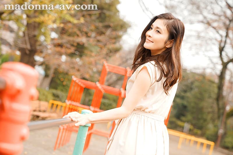 電撃移籍 米倉穂香 マドンナ専属Debut！！ 新たな快感に我を忘れて悶え狂う美熟女の発情3本番